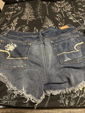 American Eagle Outfitters Distressed Dark Blue Denim Frayed-Hem Shorts